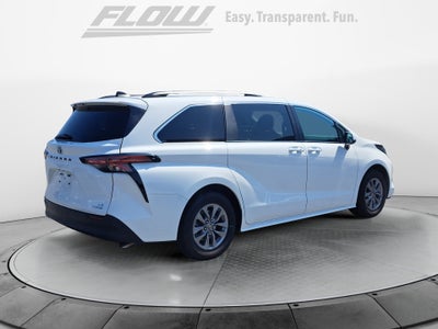 2022 Toyota Sienna LE