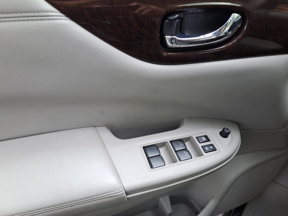 2015 Nissan Quest SV