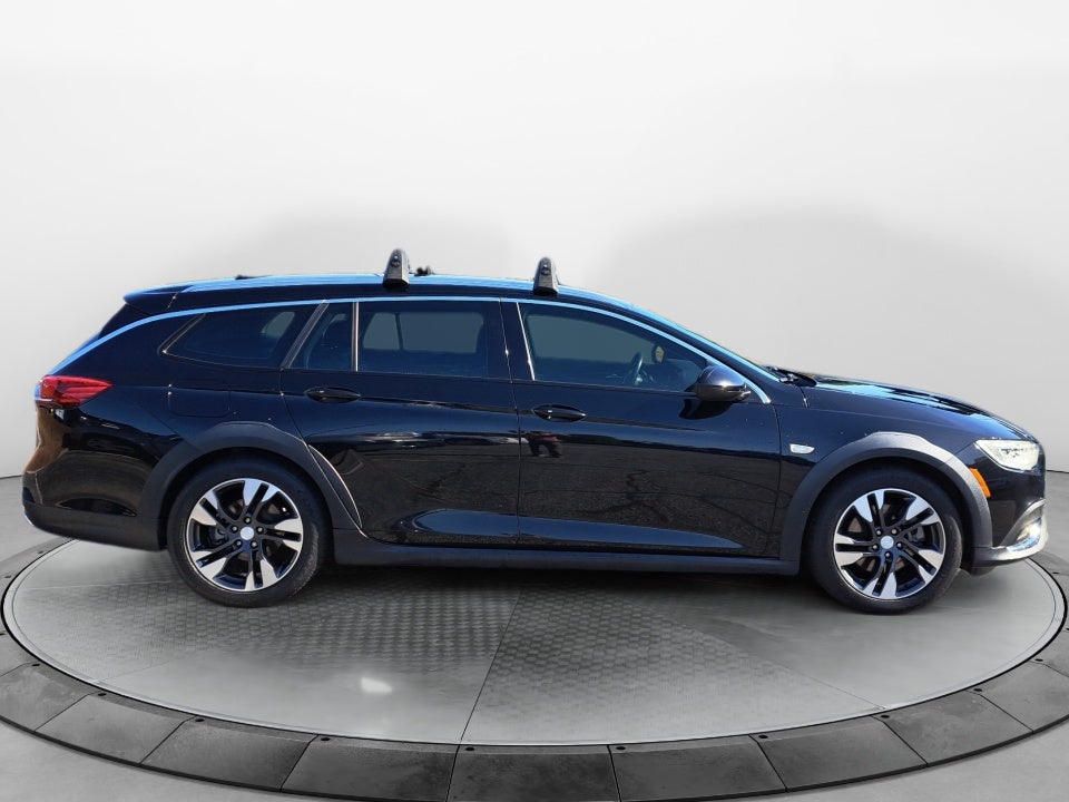 2018 Buick Regal TourX Essence