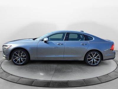 2017 Volvo S90 Momentum