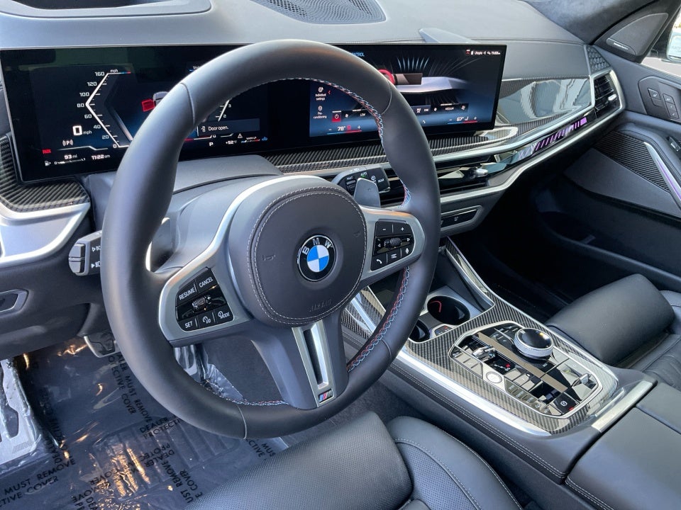 2024 BMW X7 M60i