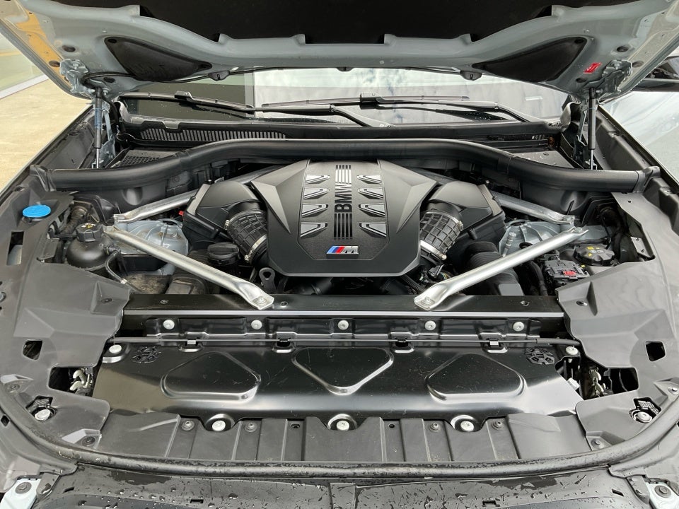 2024 BMW X5 M60i