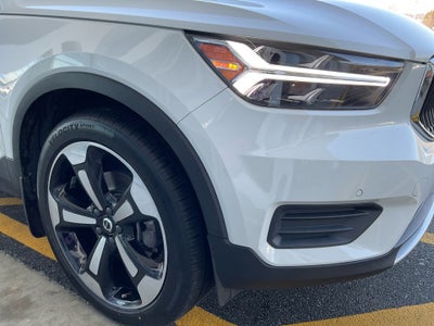 2020 Volvo XC40 Momentum