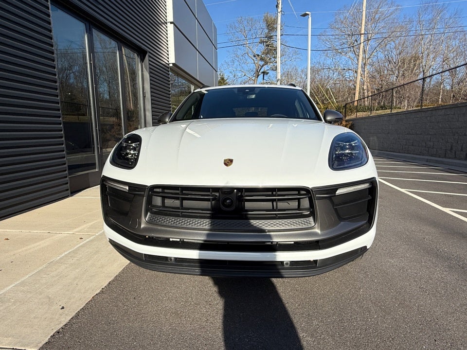 2025 Porsche Macan T