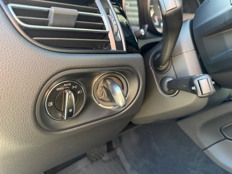 2025 Porsche Macan T