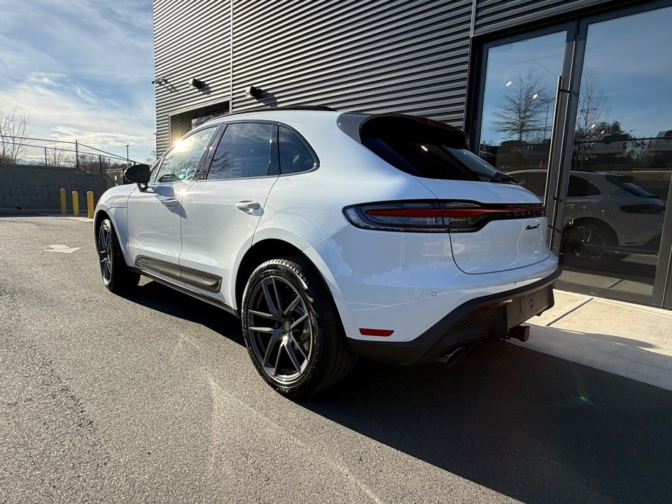 2025 Porsche Macan T