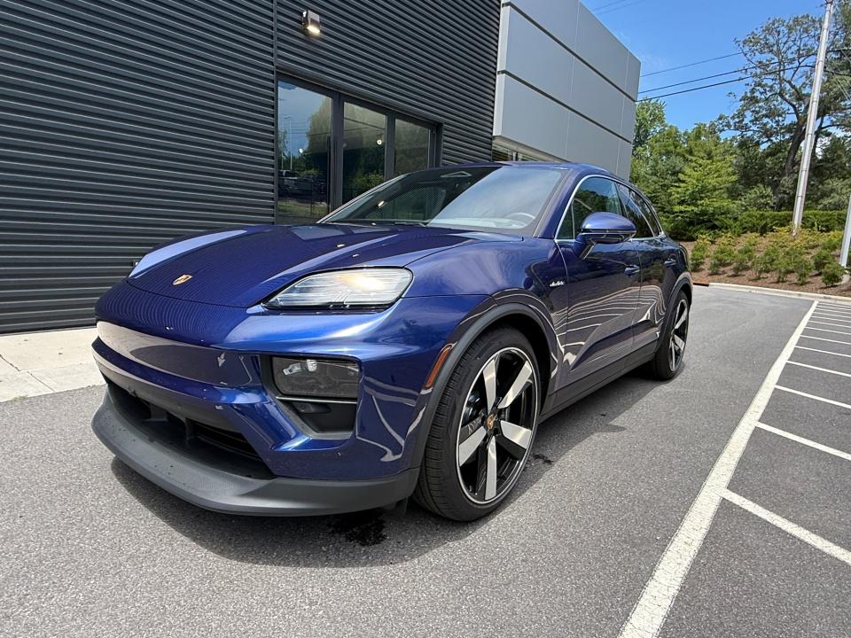 2025 Porsche Macan Electric 4S
