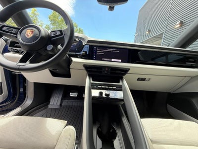 2025 Porsche Macan Electric 4S