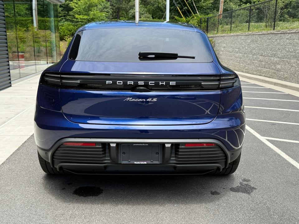 2025 Porsche Macan Electric 4S