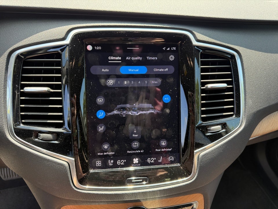 2024 Volvo XC90 Plus Bright Theme