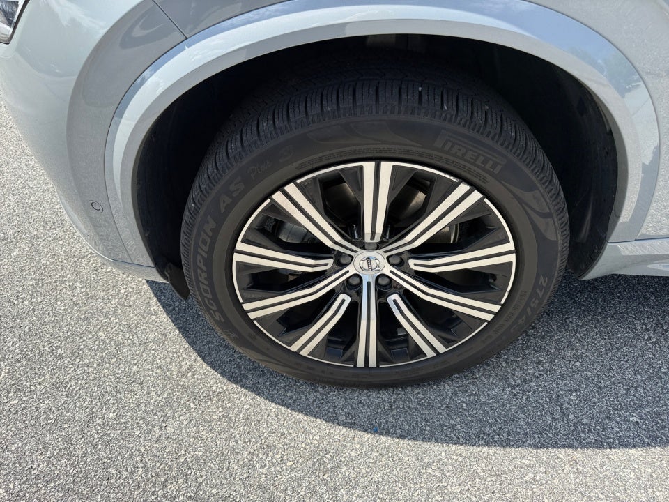 2024 Volvo XC90 Plus Bright Theme