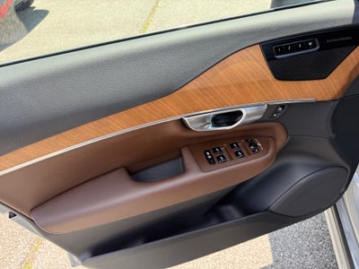 2024 Volvo XC90 Plus Bright Theme