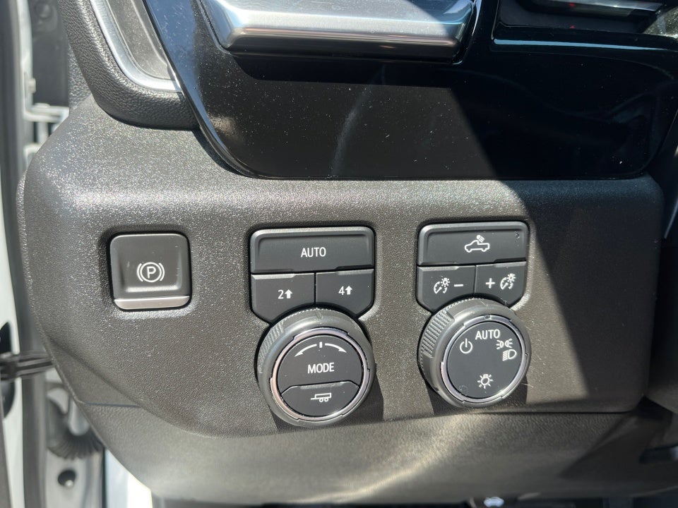 2022 Chevrolet Silverado 4WD Crew Cab Standard Bed LT