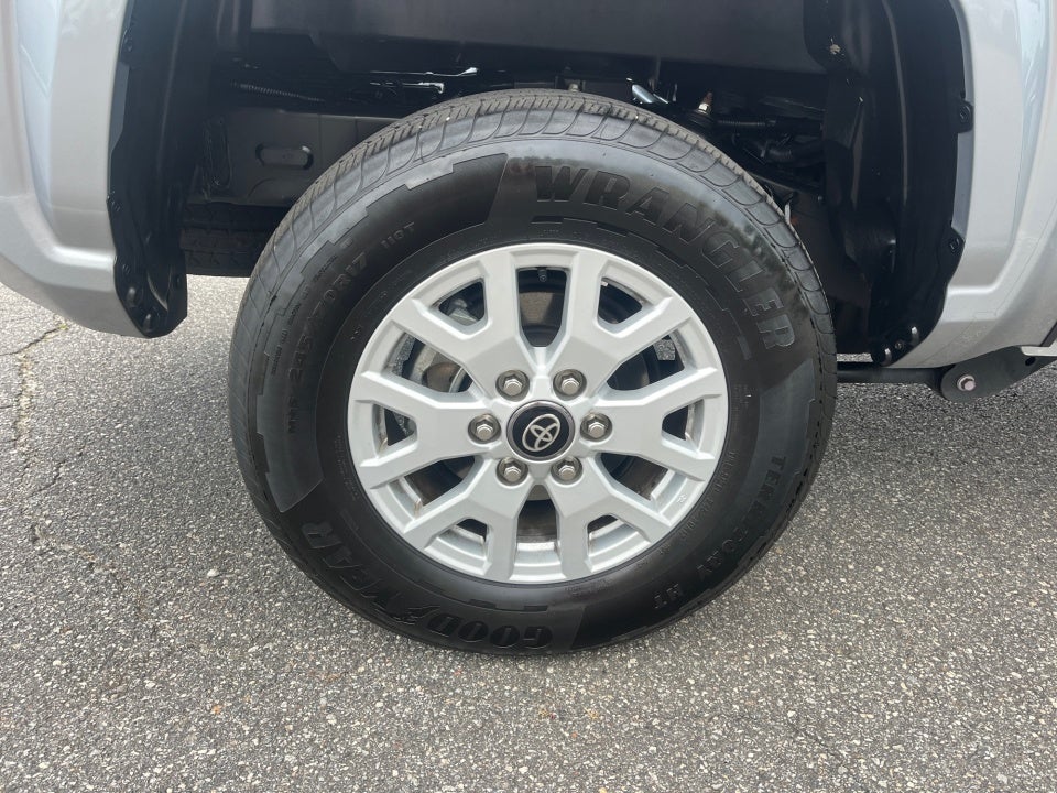 2025 Toyota Tacoma SR5