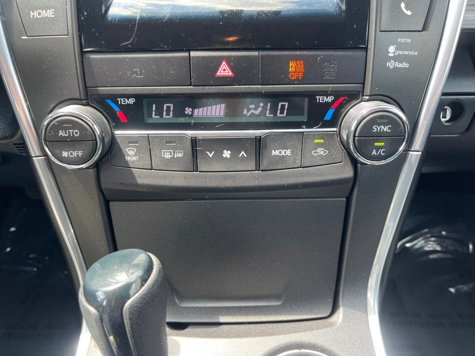 2015 Toyota CAMRY LE