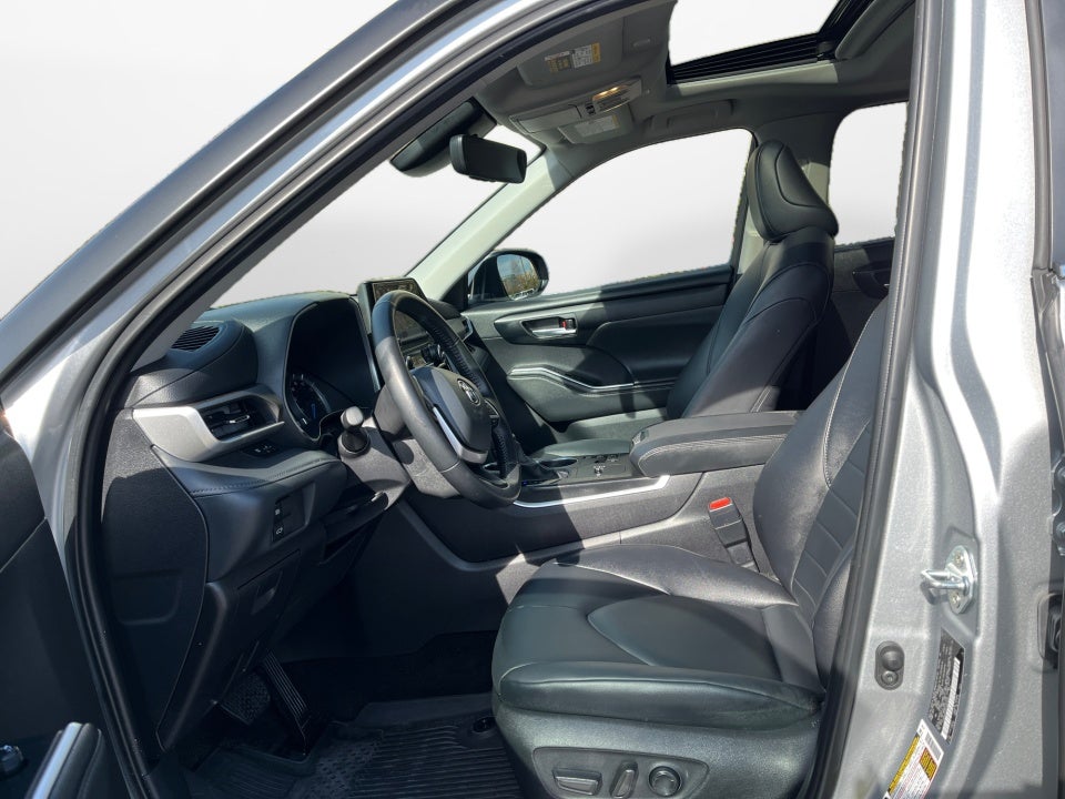 2025 Toyota HIGHLANDER HEV XLE
