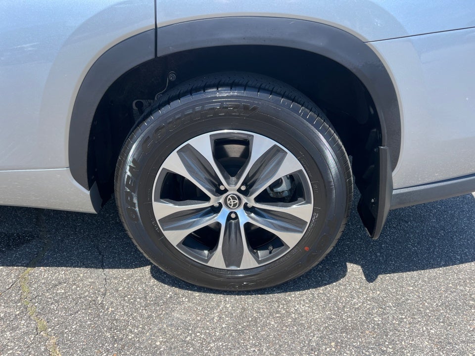 2025 Toyota Highlander Hybrid XLE