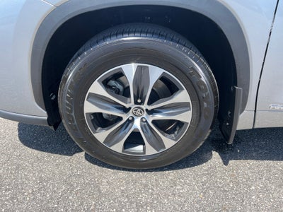 2025 Toyota Highlander Hybrid XLE