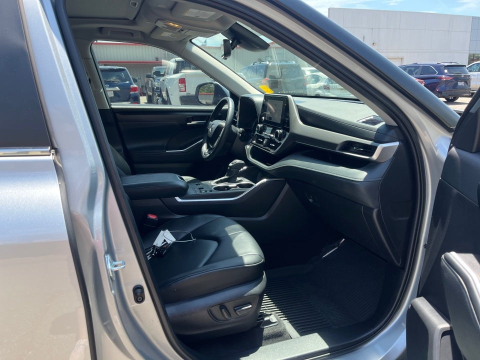 2025 Toyota Highlander Hybrid XLE