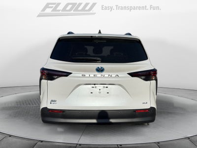 2025 Toyota Sienna XLE 8 Passenger