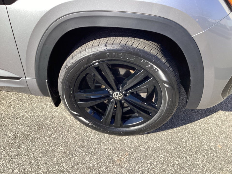 2023 Volkswagen Atlas Cross Sport 3.6L V6 SEL R-Line Black