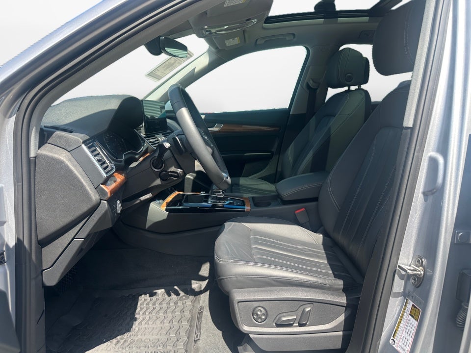 2023 Audi Q5 S line Premium