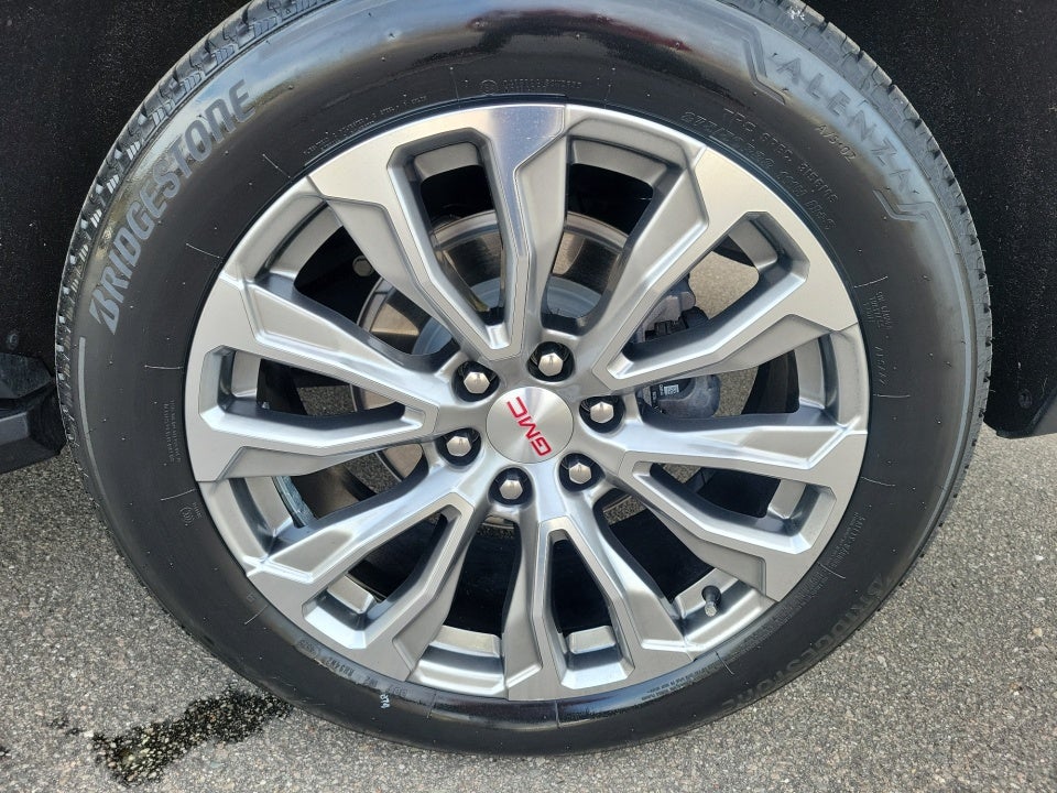 2023 GMC Yukon 4WD Denali