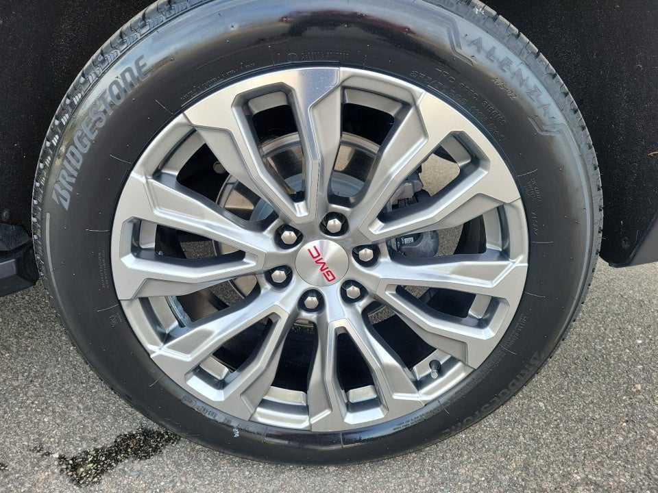 2023 GMC Yukon 4WD Denali