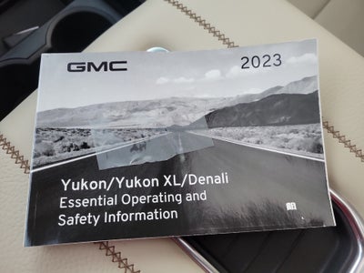 2023 GMC Yukon 4WD Denali