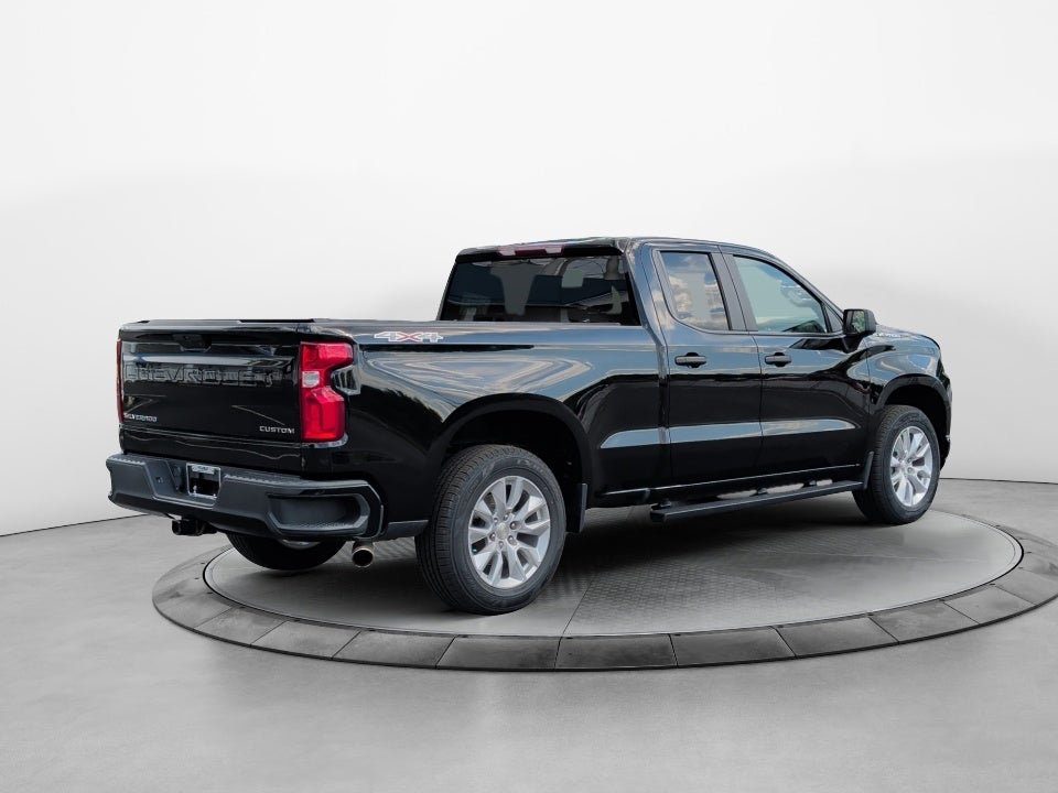 2020 Chevrolet Silverado 1500 4WD Double Cab Standard Bed Custom