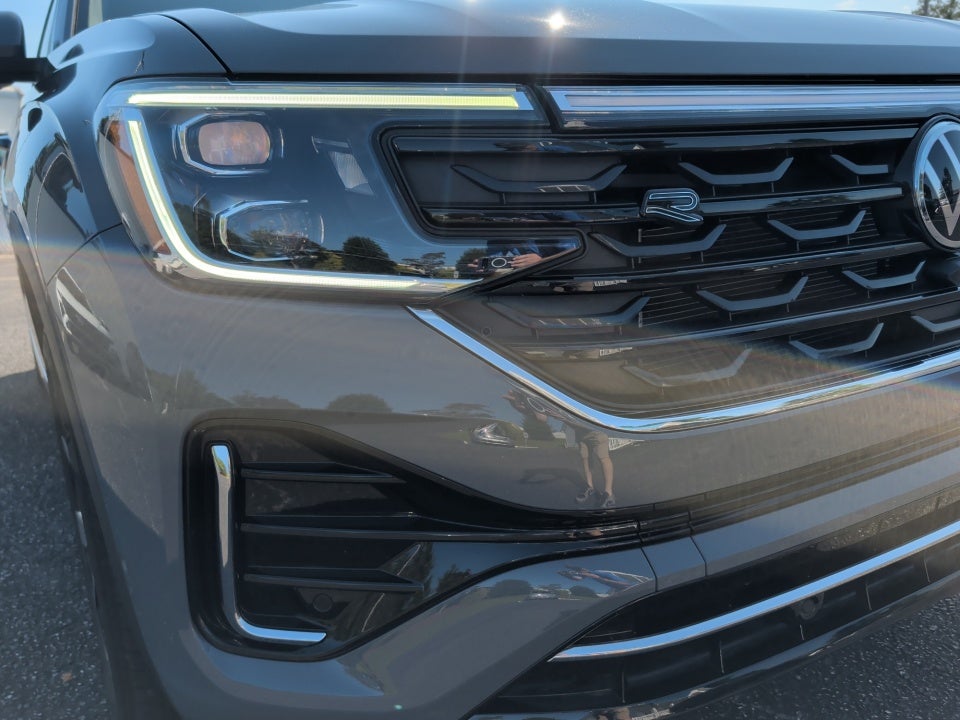 2025 Volkswagen Atlas Cross Sport 2.0T SEL Premium R-Line