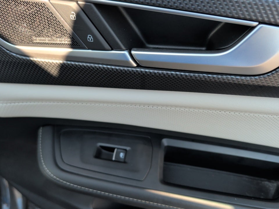 2025 Volkswagen Atlas Cross Sport 2.0T SEL Premium R-Line