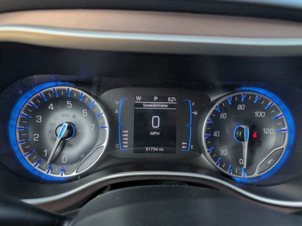 2023 Chrysler Voyager LX