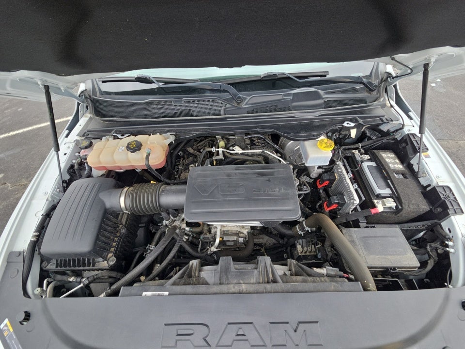 2022 RAM 1500 Big Horn Crew Cab 4x4 5'7" Box