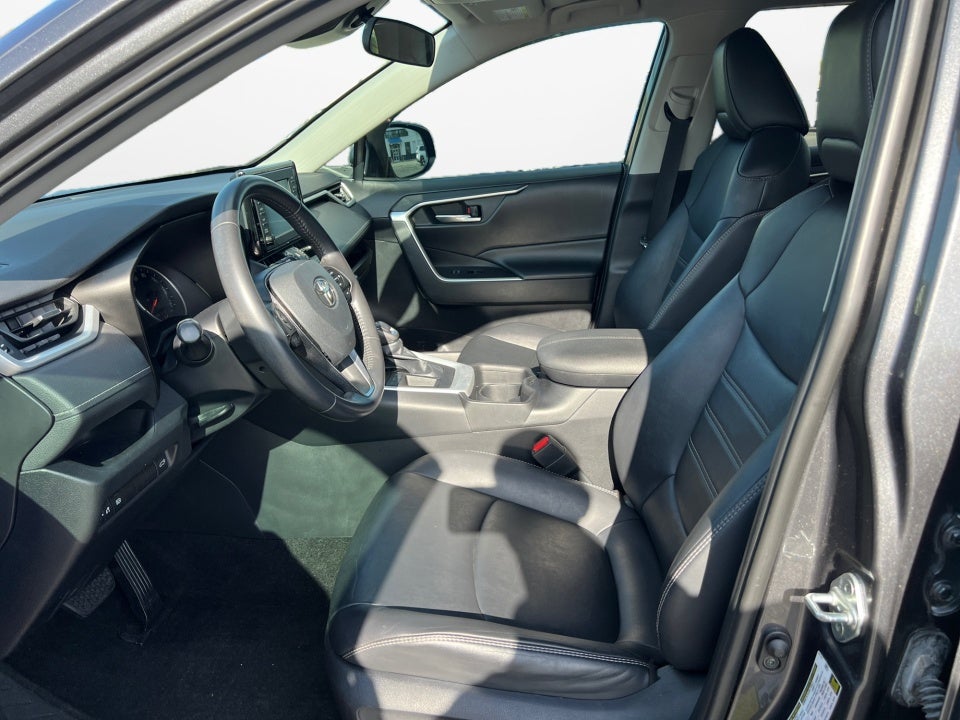 2019 Toyota RAV4 XLE Premium