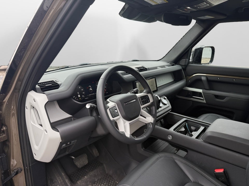 2024 Land Rover Defender 110 P400 S