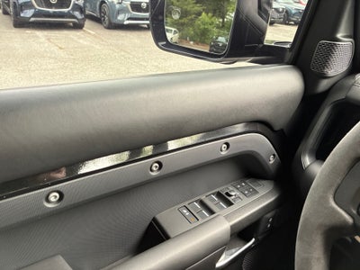 2023 Land Rover Defender 110 V8