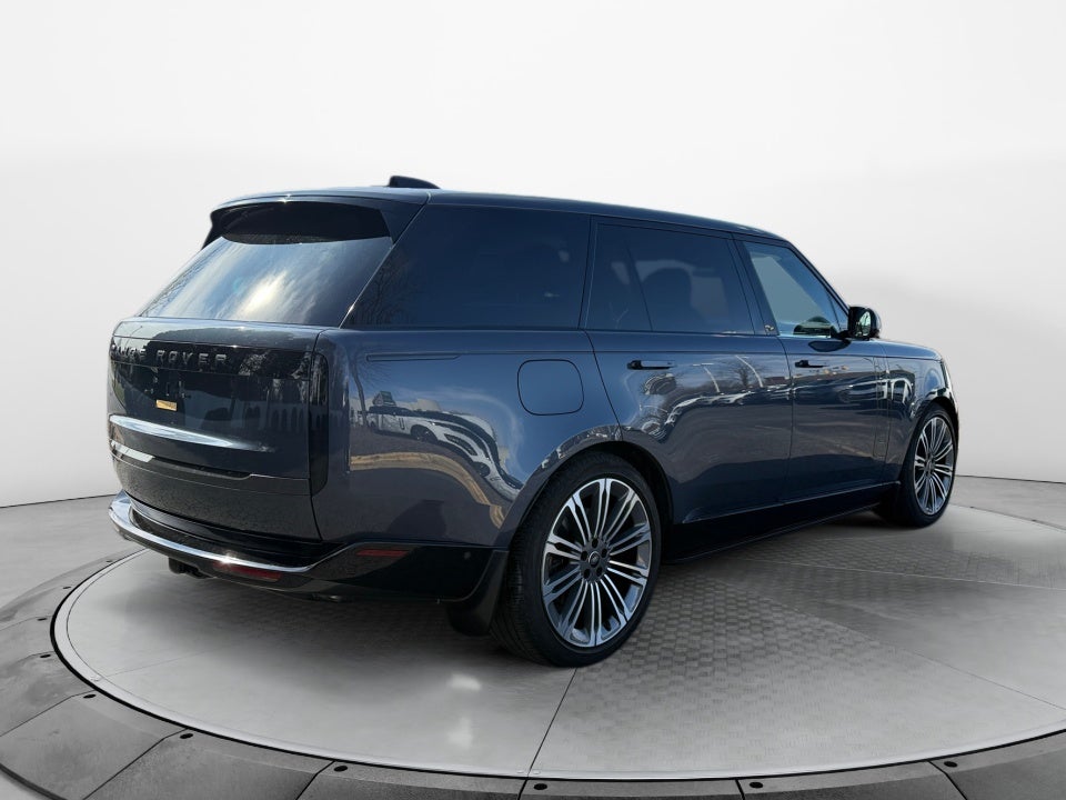 2024 Land Rover Range Rover P530 SE