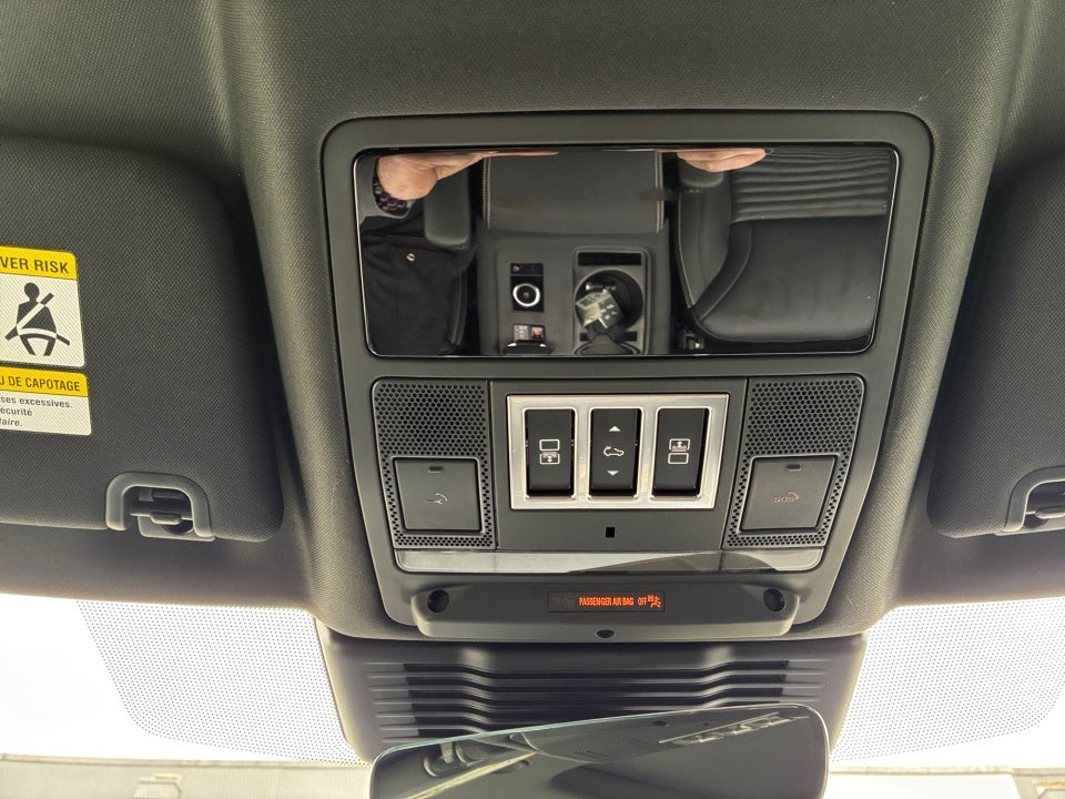 2025 Land Rover Discovery P360 Dynamic SE