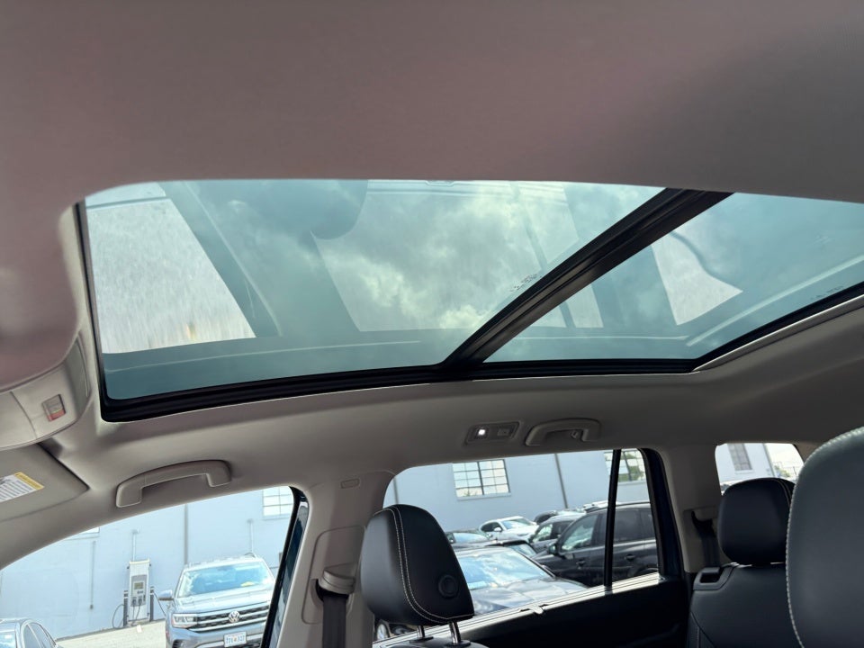 2022 Volkswagen Atlas 2.0T SE w/Technology