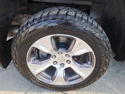2020 RAM 1500 Laramie Crew Cab 4x4 5'7" Box