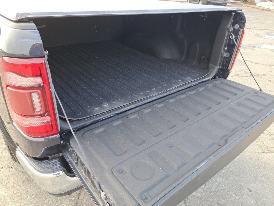 2020 RAM 1500 Laramie Crew Cab 4x4 5'7" Box