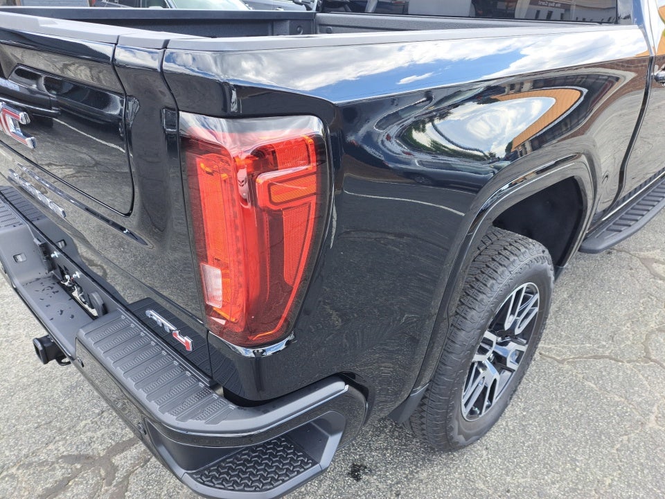 2025 GMC Sierra 1500 4WD Crew Cab Short Box AT4