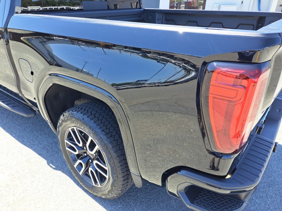 2025 GMC Sierra 1500 4WD Crew Cab Short Box AT4