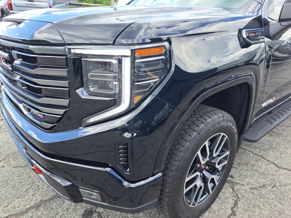 2025 GMC Sierra 1500 4WD Crew Cab Short Box AT4