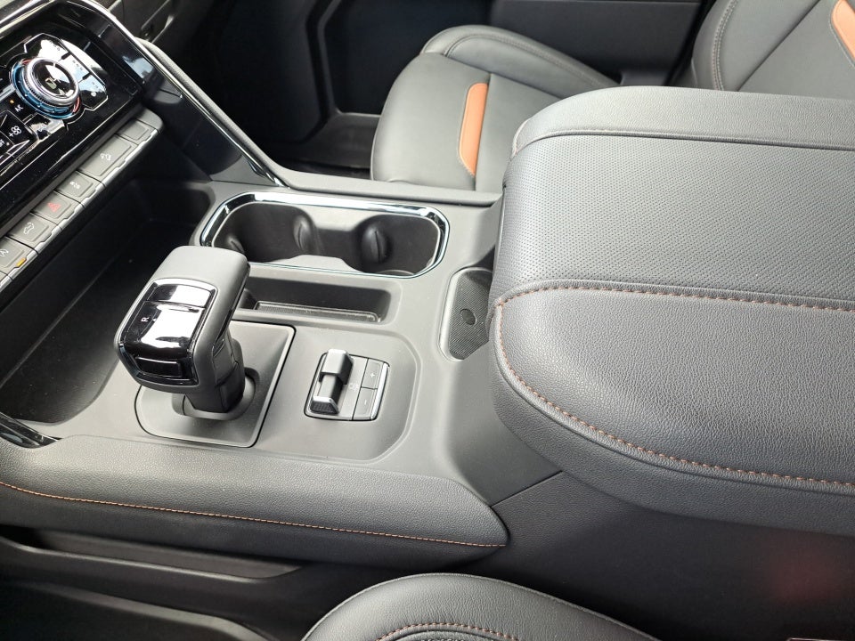 2025 GMC Sierra 1500 4WD Crew Cab Short Box AT4