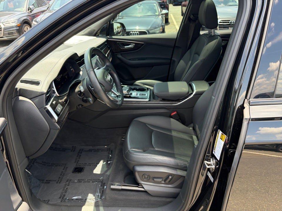 2023 Audi Q7 Premium Plus