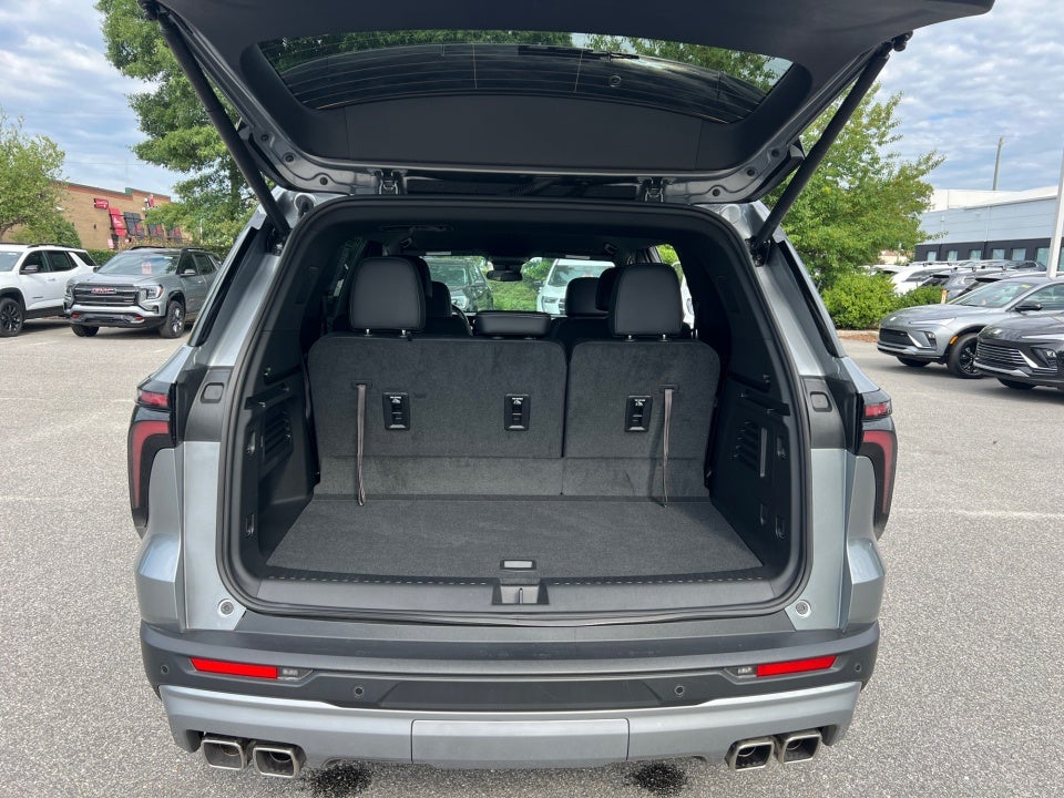 2025 Chevrolet Traverse FWD LT