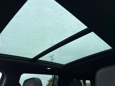 2023 Chevrolet Suburban 4WD RST