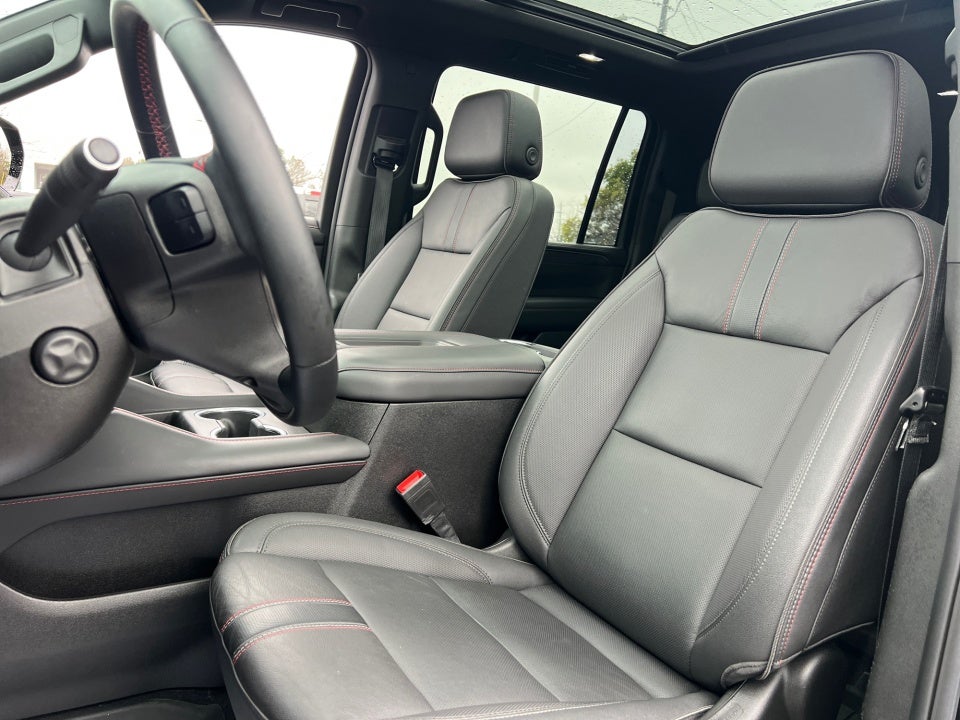 2023 Chevrolet Suburban 4WD RST